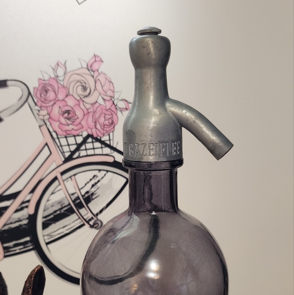 Magnolia Vintage/Retro Style Seltzer Bottle - Picture 3 of 5